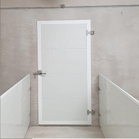 Puerta aluminio/pvc sin marco con herrajes inox (luz de hueco máximo de 2100x1000)